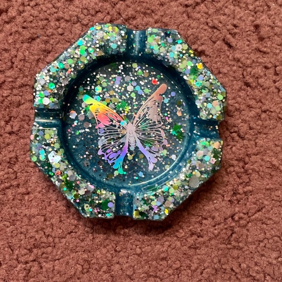Butterfly Ashtray - Picture 2 of 4